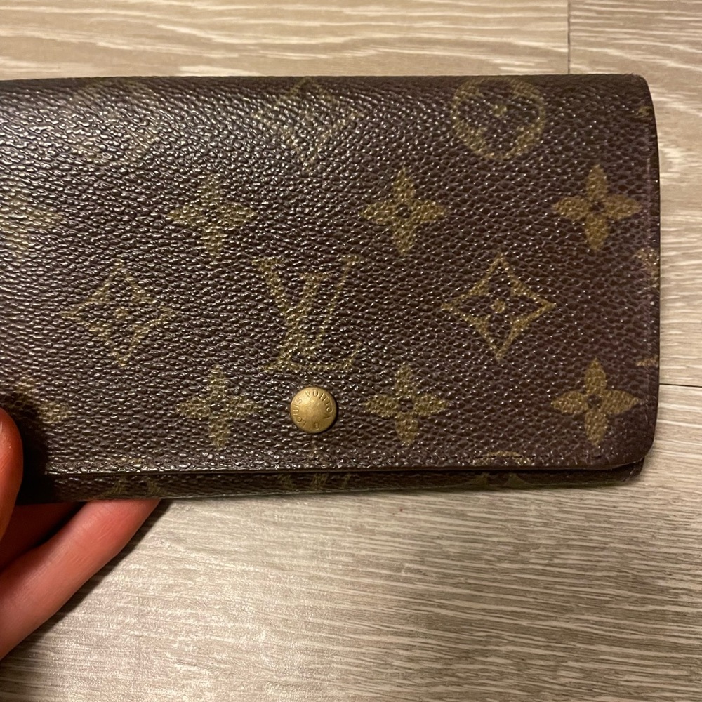 Auth Louis Vuitton wallet - Picture 2 of 10
